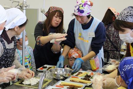 写真:おにぎり講習会2