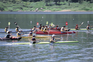 photograph：People who enjoy a canoe