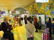 写真4：1日目、新花巻駅に集合の様子
