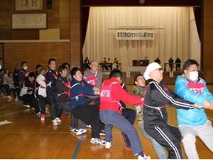 写真：花西地区100人綱引大会