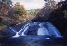 写真：釜淵の滝