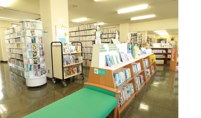 花巻図書館内部写真