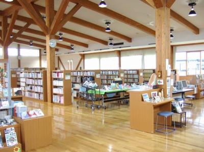 東和図書館内部写真