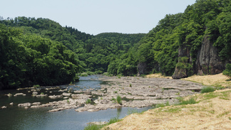 高松地内の猿ヶ石川