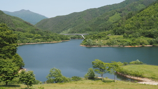 大迫 内川目地内の早池峰ダム