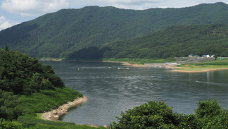 東和町田瀬湖の風景
