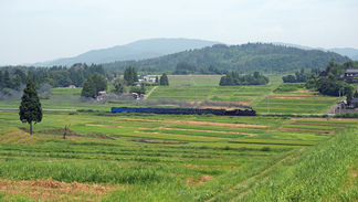 花巻 幸田棚田と釜石線SL銀河の風景