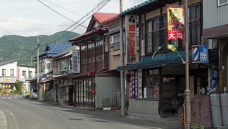 大迫町河原町商店街の風景