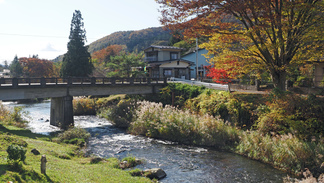 大迫町内川目の稗貫川渓流の風景