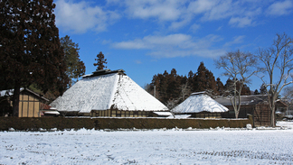 天保年間建築といわれている茅葺花巻市の保存古民家「熊谷家住宅」の写真