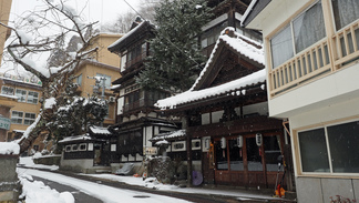 台温泉の中では大規模な中島屋本館の写真