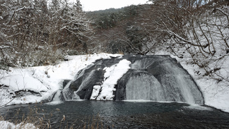 花巻温泉奥にある釜淵の滝の写真