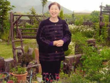 細川 律子 氏