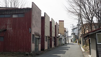 写真：昭和な古い飲み屋街、空き家（花巻市大通り）
