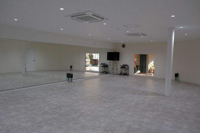 This my JAM（ダンススクール）のダンススタジオ