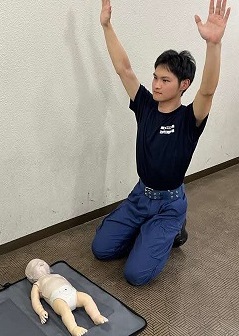 119番通報の依頼とAEDの手配