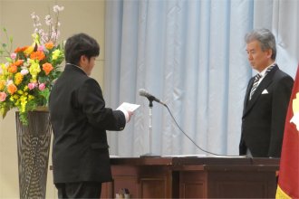 代表生徒のスピーチの様子