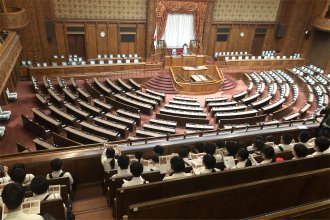 議会見学の様子