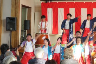 花南地区文化祭でソーラン節を踊る生徒たち