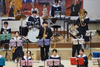 吹奏楽部の演奏2