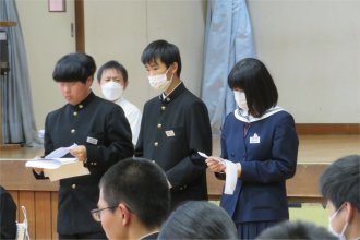 説明する執行部の様子