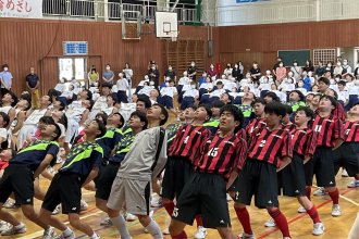 エールを送る生徒