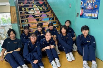 総合文化部の皆さんと階段図
