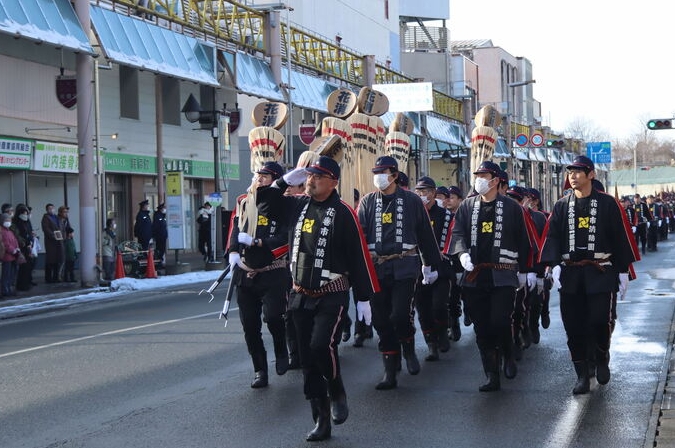纏隊による分列行進