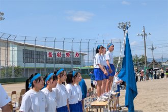 青組の応援の様子