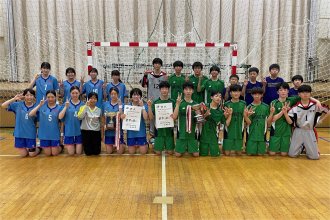 アベック優勝した男女ハンドボール部