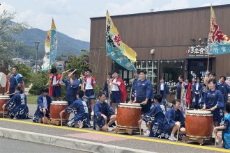 大船渡町のキャッセンでソーラン披露1