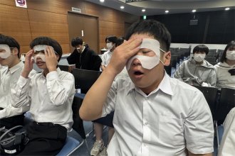 修学旅行中の生徒