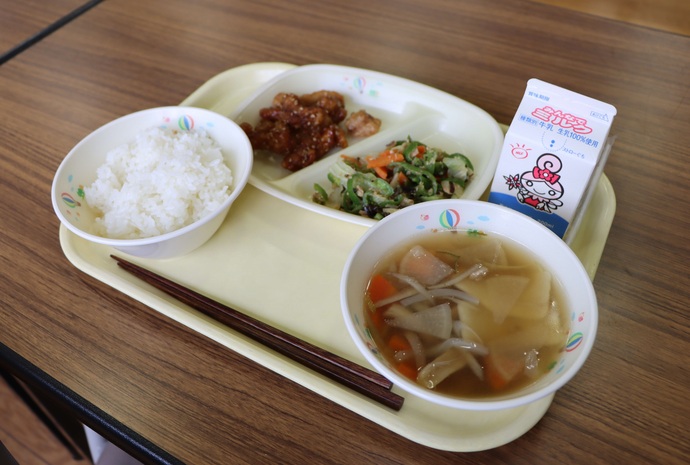 給食メニュー