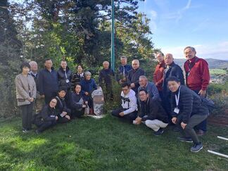 写真：グーグルツィプフ展望台の記念碑前