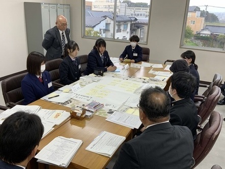 文教福祉委員会の様子