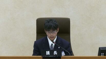 高校生議長の進行の様子