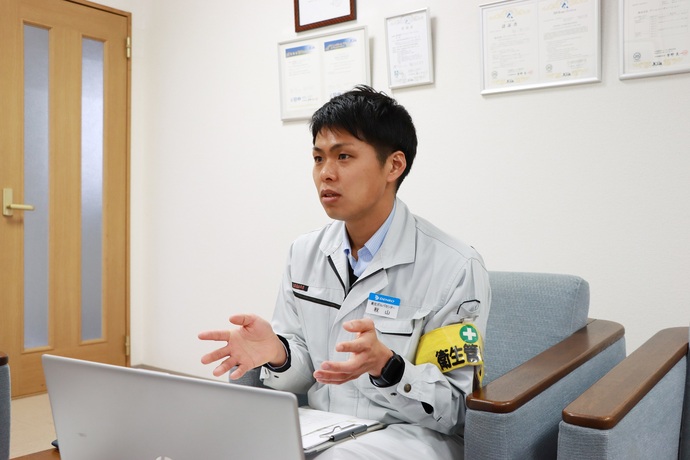 秋山さんの写真