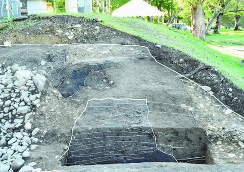 枡形西辺土塁の断面写真