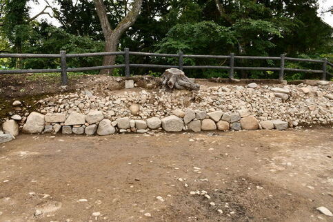 枡形南辺の石垣の写真