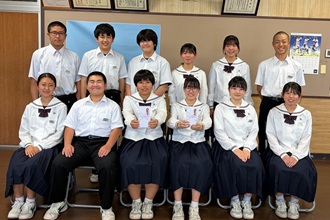 義援金募集に取り組んだ生徒会リーダーたち