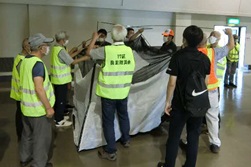 過去の市防災訓練の様子（プライバシーテント設営）